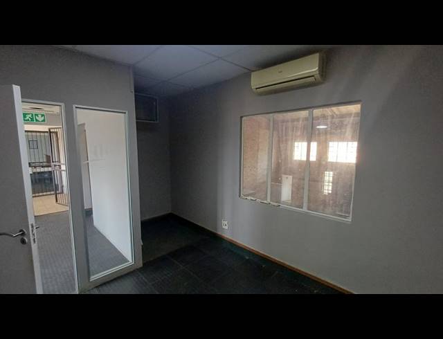 INDUSTRIAL PROPERTY TO RENT IN HENNOPSPARK
